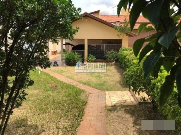 Imagem Casa com 4 Quartos à Venda, 900 m² em Jardim São Bento - Uberaba Imagem Casa com 4 Quartos à Venda, 900 m² em Jardim São Bento - Uberaba