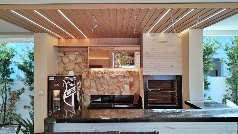 Casa com 4 Quartos à Venda, 420 m² em Cararu - Eusébio