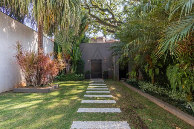 Imagem Casa com 5 Quartos à Venda, 720 m² em Pacaembu - São Paulo Imagem Casa com 5 Quartos à Venda, 720 m² em Pacaembu - São Paulo