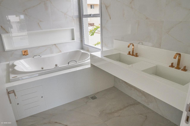 Imagem Casa com 5 Quartos à Venda, 343 m² em Jardins Valência - Goiânia