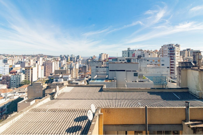 Imagem Imóvel com 1 Quarto à Venda, 30 m² em Centro Histórico - Porto Alegre Imagem Imóvel com 1 Quarto à Venda, 30 m² em Centro Histórico - Porto Alegre