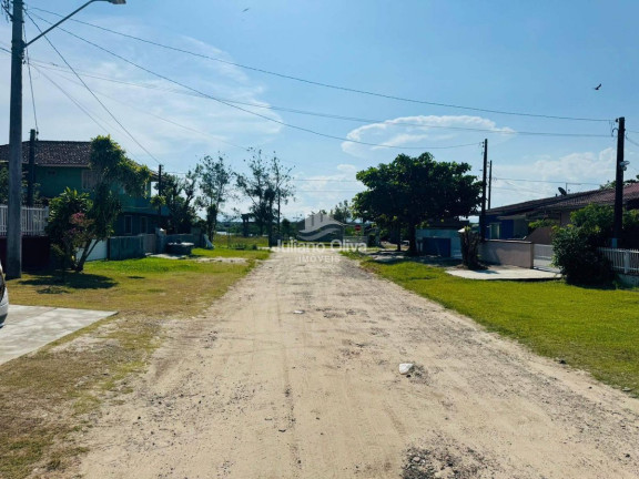 Imagem Casa com 2 Quartos à Venda, 85 m² em Barra Do Sai - Itapoá