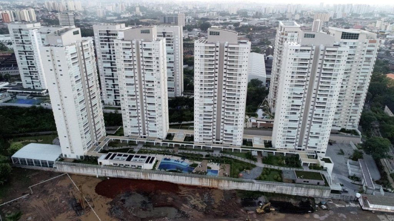 Imagem Apartamento com 4 Quartos à Venda, 136 m² em Vila Anastácio - São Paulo