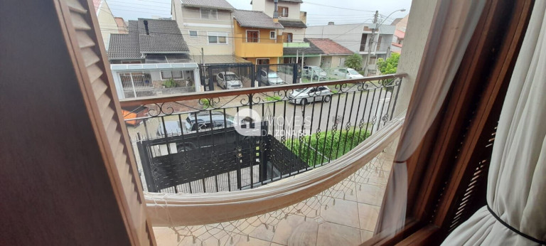 Imagem Casa com 3 Quartos à Venda, 179 m²
