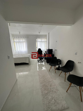 Imagem Apartamento com 1 Quarto à Venda, 32 m² em Centro - Florianópolis Imagem Apartamento com 1 Quarto à Venda, 32 m² em Centro - Florianópolis