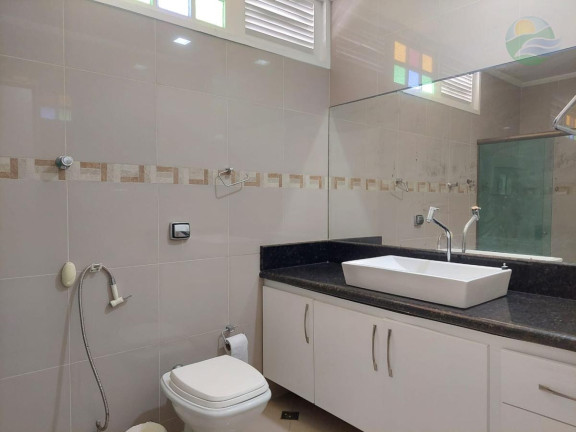 Imagem Casa com 3 Quartos à Venda, 250 m² Imagem Casa com 3 Quartos à Venda, 250 m²