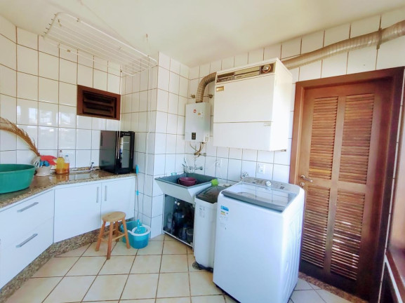 Imagem Casa com 5 Quartos à Venda, 411 m² em Floresta - Joinville