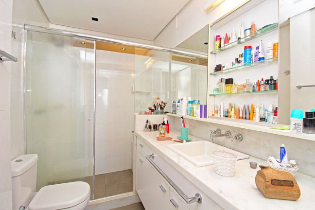 Imagem Apartamento com 3 Quartos à Venda, 140 m² em Centro Histórico - Porto Alegre Imagem Apartamento com 3 Quartos à Venda, 140 m² em Centro Histórico - Porto Alegre