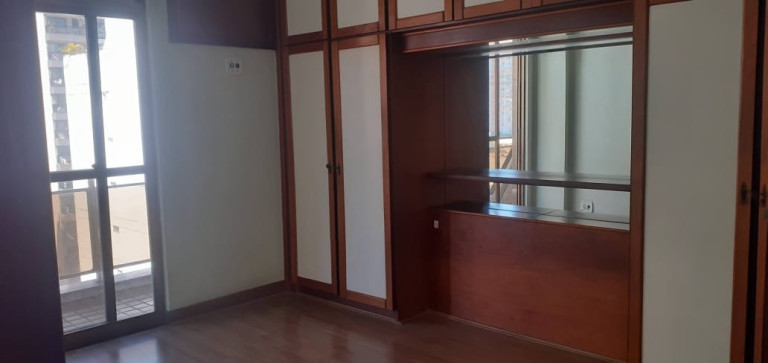 Imagem Imóvel com 4 Quartos à Venda, 181 m² em Icaraí - Niterói Imagem Imóvel com 4 Quartos à Venda, 181 m² em Icaraí - Niterói