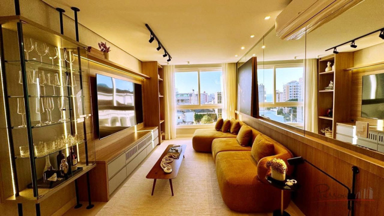 Imagem Apartamento com 2 Quartos à Venda, 132 m² em Centro - Florianópolis Imagem Apartamento com 2 Quartos à Venda, 132 m² em Centro - Florianópolis