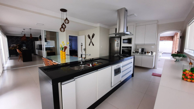 Imagem Casa com 4 Quartos à Venda, 324 m² em Tabatinga - Caraguatatuba Imagem Casa com 4 Quartos à Venda, 324 m² em Tabatinga - Caraguatatuba