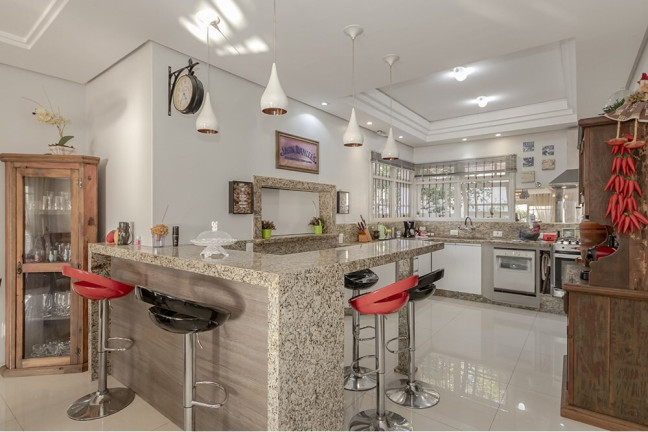 Imagem Casa com 3 Quartos à Venda, 304 m² em Espírito Santo - Porto Alegre Imagem Casa com 3 Quartos à Venda, 304 m² em Espírito Santo - Porto Alegre