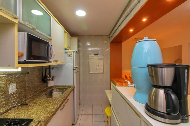 Imagem Apartamento com 2 Quartos à Venda, 60 m² em Cristal - Porto Alegre Imagem Apartamento com 2 Quartos à Venda, 60 m² em Cristal - Porto Alegre