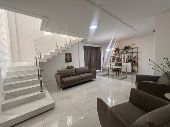Imagem Sobrado com 3 Quartos à Venda, 237 m² em Cascavel