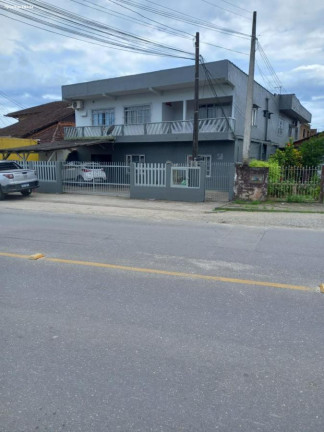 Sobrado com 12 Quartos à Venda, 330 m² em Boehmerwald - Joinville