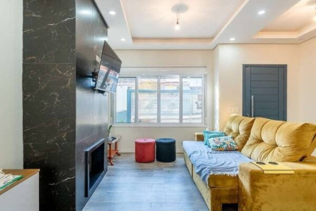 Imagem Casa com 3 Quartos à Venda, 137 m² em Chácara Das Pedras - Porto Alegre