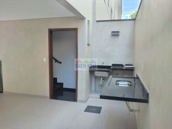 Imagem Casa com 2 Quartos à Venda, 88 m²