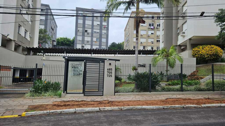 Imagem Imóvel com 2 Quartos à Venda,  em Passo Da Areia - Porto Alegre