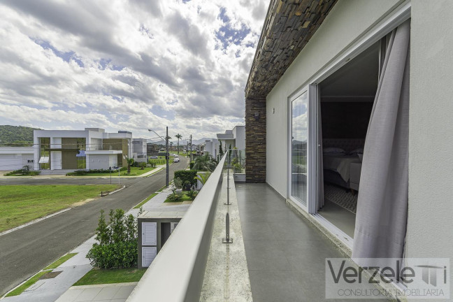 Imagem Casa com 4 Quartos à Venda, 437 m² em Santa Regina - Camboriú