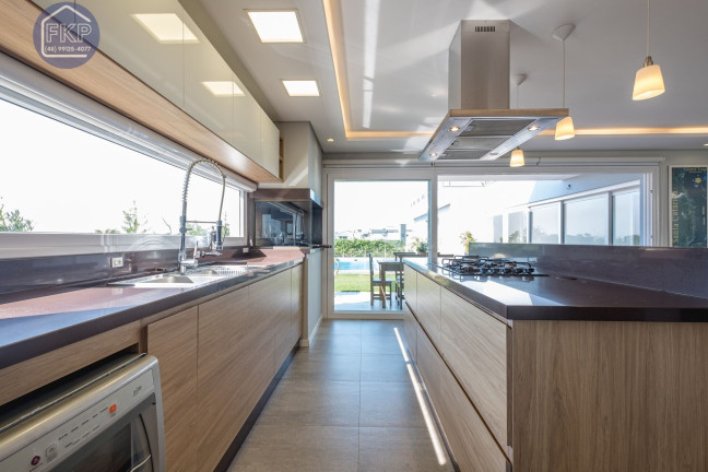 Imagem Casa com 4 Quartos à Venda, 290 m² em Ingleses Do Rio Vermelho - Florianópolis Imagem Casa com 4 Quartos à Venda, 290 m² em Ingleses Do Rio Vermelho - Florianópolis