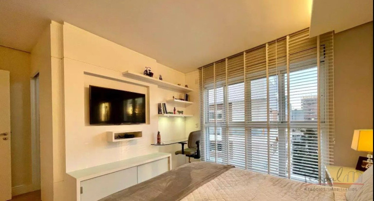 Imagem Apartamento com 3 Quartos à Venda, 185 m² em Centro - Florianópolis Imagem Apartamento com 3 Quartos à Venda, 185 m² em Centro - Florianópolis