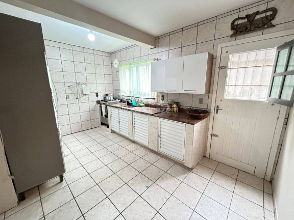 Imagem Sobrado com 3 Quartos para Temporada, em Bombas - Bombinhas Imagem Sobrado com 3 Quartos para Temporada, em Bombas - Bombinhas