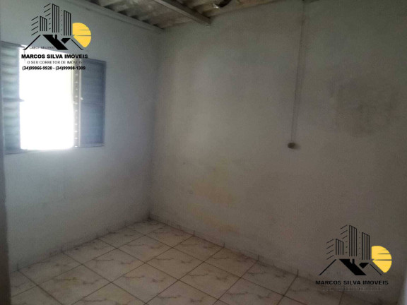 Imagem Casa com 3 Quartos à Venda, 300 m² em Segismundo Pereira - Uberlândia Imagem Casa com 3 Quartos à Venda, 300 m² em Segismundo Pereira - Uberlândia