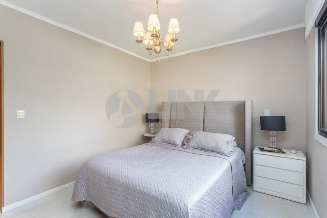 Imagem Apartamento com 3 Quartos à Venda, 142 m² em Petrópolis - Porto Alegre Imagem Apartamento com 3 Quartos à Venda, 142 m² em Petrópolis - Porto Alegre