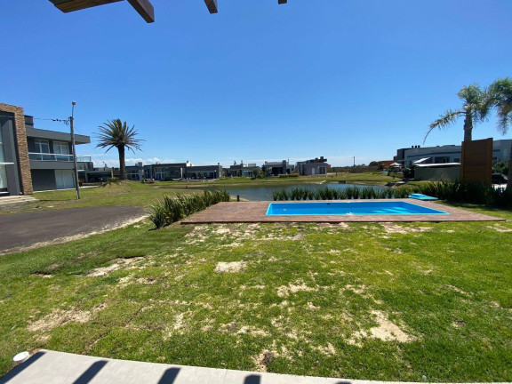 Imagem Casa com 4 Quartos à Venda, em Rainha Do Mar - Xangri-lá Imagem Casa com 4 Quartos à Venda, em Rainha Do Mar - Xangri-lá