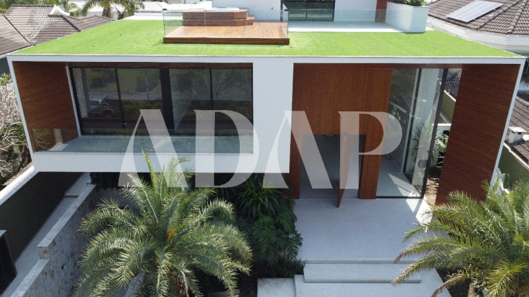 Casa com 5 Quartos à Venda, 1.350 m² em Barra Da Tijuca - Rio De Janeiro