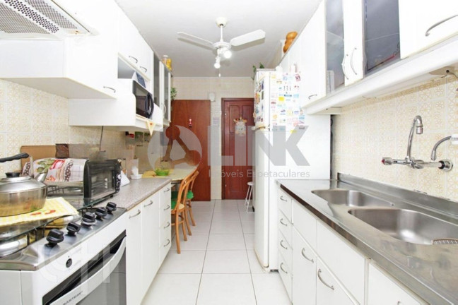 Imagem Apartamento com 3 Quartos à Venda, 128 m² em Moinhos De Vento - Porto Alegre