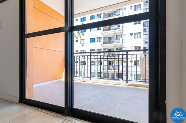 Imagem Imóvel com 3 Quartos à Venda, 90 m² em São Cristóvão - Rio De Janeiro Imagem Imóvel com 3 Quartos à Venda, 90 m² em São Cristóvão - Rio De Janeiro