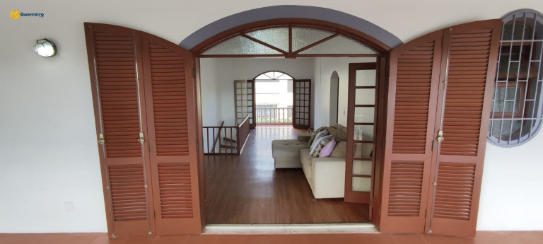 Imagem Casa com 4 Quartos à Venda, 300 m² em Coqueiros - Florianopolis Imagem Casa com 4 Quartos à Venda, 300 m² em Coqueiros - Florianopolis