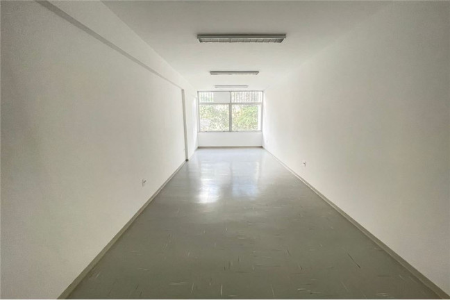 Sala Comercial à Venda, 32 m² em Itaim Bibi - São Paulo