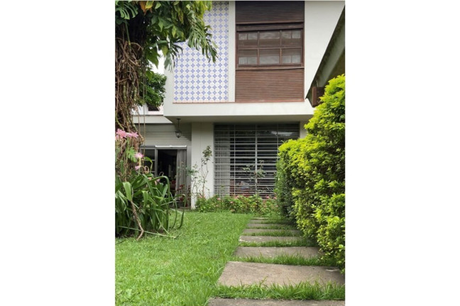 Imagem Casa com 4 Quartos à Venda, 313 m² em Jardim Novo Mundo - São Paulo Imagem Casa com 4 Quartos à Venda, 313 m² em Jardim Novo Mundo - São Paulo