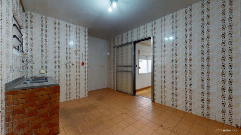 Imagem Imóvel com 4 Quartos à Venda, em Guarujá - Porto Alegre Imagem Imóvel com 4 Quartos à Venda, em Guarujá - Porto Alegre