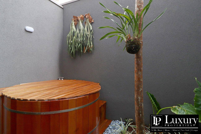 Imagem Casa com 3 Quartos à Venda, 250 m² em Vila Nova Conceição - São Paulo Imagem Casa com 3 Quartos à Venda, 250 m² em Vila Nova Conceição - São Paulo