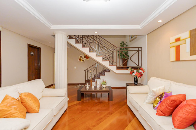 Imagem Casa com 4 Quartos à Venda, 271 m² em Santo Inácio - Curitiba Imagem Casa com 4 Quartos à Venda, 271 m² em Santo Inácio - Curitiba