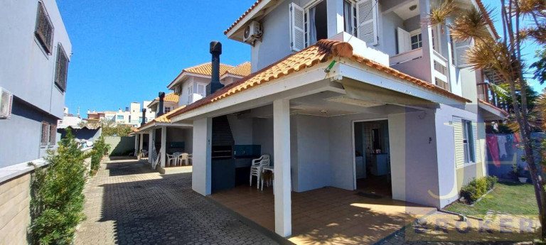 Imagem Casa com 2 Quartos para Temporada, 90 m² em Canasvieiras - Florianópolis Imagem Casa com 2 Quartos para Temporada, 90 m² em Canasvieiras - Florianópolis