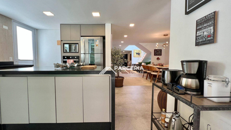 Imagem Casa com 6 Quartos à Venda, 380 m² em Riviera Módulo 21 - Bertioga Imagem Casa com 6 Quartos à Venda, 380 m² em Riviera Módulo 21 - Bertioga