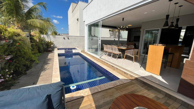 Imagem Casa com 3 Quartos à Venda, 255 m² em Alphaville Flamboyant Residencial Araguaia - Goiânia Imagem Casa com 3 Quartos à Venda, 255 m² em Alphaville Flamboyant Residencial Araguaia - Goiânia