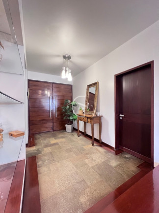 Imagem Casa com 4 Quartos à Venda, em Glória - Joinville Imagem Casa com 4 Quartos à Venda, em Glória - Joinville
