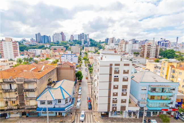 Imagem Imóvel com 3 Quartos à Venda, em Rio Branco - Porto Alegre Imagem Imóvel com 3 Quartos à Venda, em Rio Branco - Porto Alegre