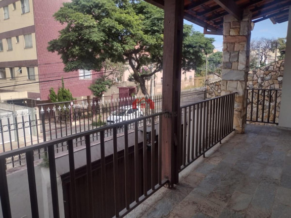 Imagem Casa com 3 Quartos à Venda, 360 m² em Fernão Dias - Belo Horizonte Imagem Casa com 3 Quartos à Venda, 360 m² em Fernão Dias - Belo Horizonte