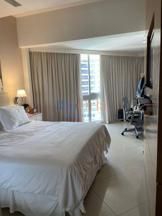 Imagem Apartamento com 3 Quartos à Venda, 220 m² em Barra Da Tijuca - Rio De Janeiro