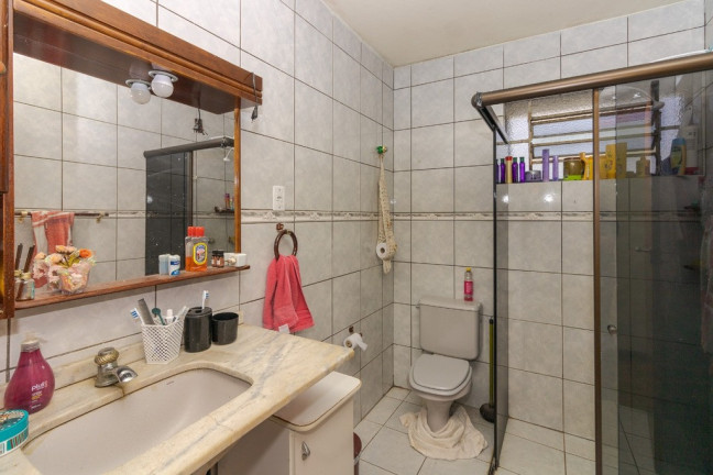Imagem Imóvel com 3 Quartos à Venda, em Jardim Lindóia - Porto Alegre Imagem Imóvel com 3 Quartos à Venda, em Jardim Lindóia - Porto Alegre