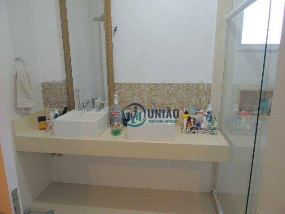 Imagem Casa com 5 Quartos à Venda, 320 m² em Rio Do Ouro - Niterói