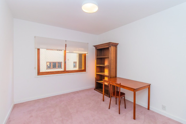 Imagem Imóvel com 1 Quarto à Venda, 309 m² em Auxiliadora - Porto Alegre Imagem Imóvel com 1 Quarto à Venda, 309 m² em Auxiliadora - Porto Alegre