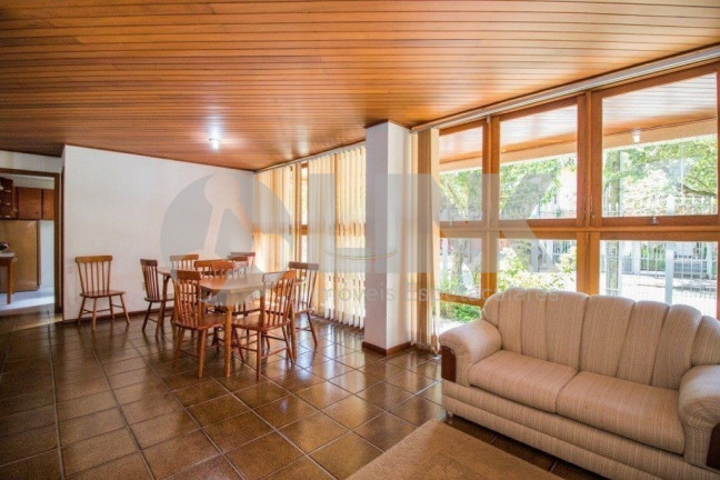 Imagem Apartamento com 3 Quartos à Venda, 137 m² em Jardim Lindóia - Porto Alegre
