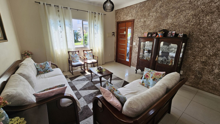 Imagem Sobrado com 5 Quartos à Venda, 202 m² em Botujuru - Mogi Das Cruzes